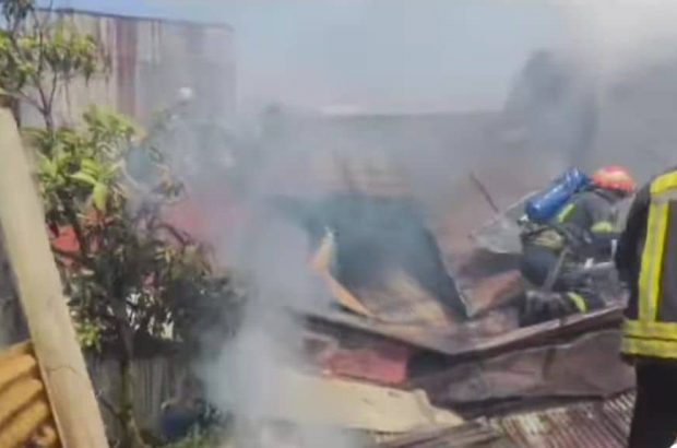 مهار آتش سوزی خانه ویلایی در سلیمان داراب رشت مهار آتش سوزی خانه ویلایی در سلیمان داراب رشت