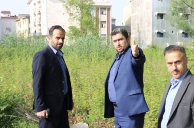 عملیات احداث پارک به متراژ ۷هزارمتر مربع در محدوده شهرک آزادگان آغاز شد