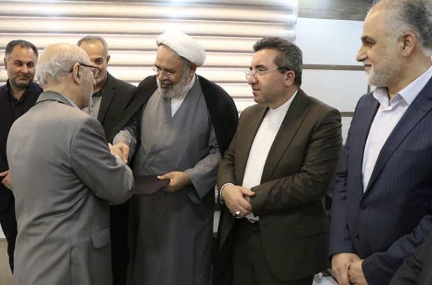 نشست فعالان اقتصادی شرکت های شهرک صنعتی استان گیلان با حضور معاون قوه قضائیه و رئیس سازمان ثبت اسناد و املاک کشور در دادگستری کل استان