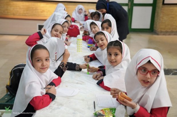 عضویت در مراکز فرهنگیهنری کانون پرورش فکری کودکان و نوجوانان رایگان است. عضویت در مراکز فرهنگیهنری کانون پرورش فکری کودکان و نوجوانان رایگان است.