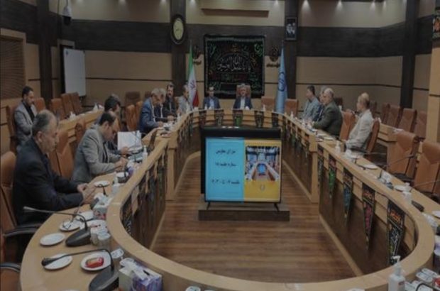 برای خدمت به مردم با کسی تعارف نداریم