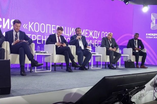 حضور سیاهکارزاده در همایش سالیانه مجمع عمومی پارکهای فناوری روسیه؛ معرفی بستههای سرمایهگذاری و فرصتهای همكاری مناطق آزاد ایران در روسیه حضور سیاهکارزاده در همایش سالیانه مجمع عمومی پارکهای فناوری روسیه؛ معرفی بستههای سرمایهگذاری و فرصتهای همكاری مناطق آزاد ایران در روسیه