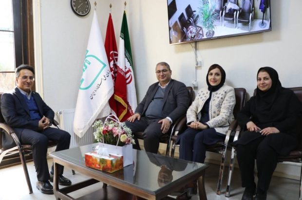 دکتر اسحق جمال امیدی مدیرعامل و نایب رئیس هیئت مدیره شرکت سیمان خزر با دکتر مهدی محمدی مدیر کل استاندارد استان گیلان دیدار کرد دکتر اسحق جمال امیدی مدیرعامل و نایب رئیس هیئت مدیره شرکت سیمان خزر با دکتر مهدی محمدی مدیر کل استاندارد استان گیلان دیدار کرد