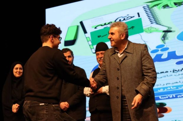 اختتامیه اولین جشنواره زبان مادری با عنوان “ دیل نیویشته “ امروز ۲ اسفند در رشت برگزار شد .