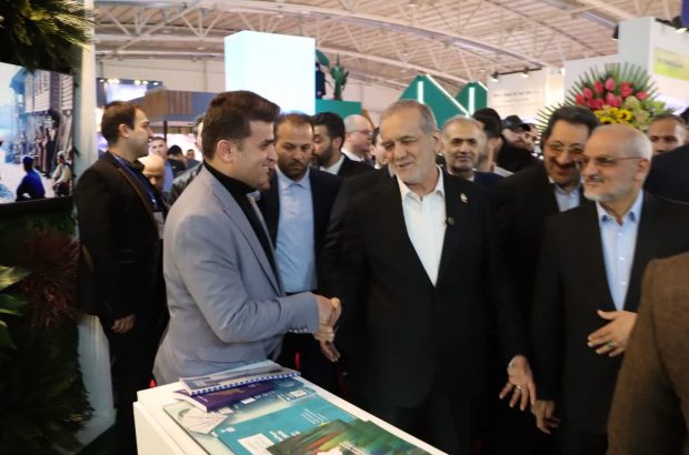 از حضور رئیس جمهور تا مدیرعامل میربیزنس بانک در غرفه منطقه آزاد انزلی/ دیپلماسی اقتصادی در سومین نمایشگاه بین المللی اوراسیا