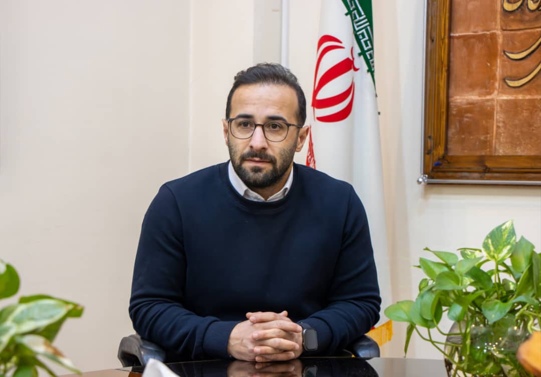 نفس شهر باران‌های نقره‌ای به شمارش افتاده/  مسوولان شهری برای حل مشکل ترافیک چاره‌اندیشی‌کنند.