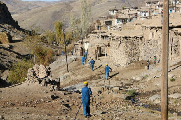 سرمایهگذاری ۱۵۰۰۰ میلیارد تومانی برای توسعه و احداث شبکه برق روستایی سرمایهگذاری ۱۵۰۰۰ میلیارد تومانی برای توسعه و احداث شبکه برق روستایی