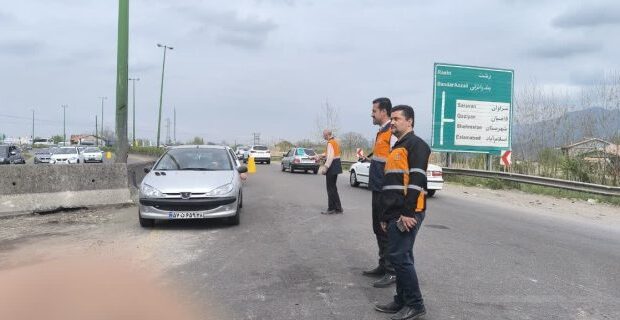 مدیریت ترافیک سنگین در آزادراه رشت-قزوین توسط عوامل راهداری گیلان