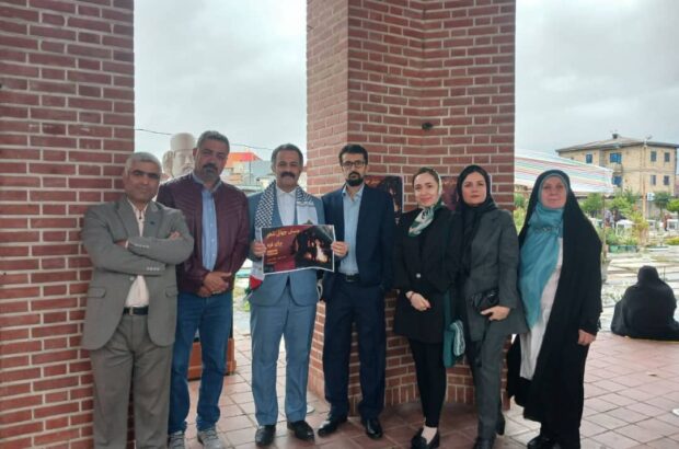 شعرخوانی برای غزه در کنار مزار شاعر شهید سردار گیلانی میرزا کوچک خان جنگلی برگزار شد. شعرخوانی برای غزه در کنار مزار شاعر شهید سردار گیلانی میرزا کوچک خان جنگلی برگزار شد.