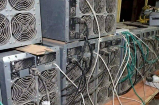 كشف و شناسایی ۴۲ دستگاه استخراج رمزارز غیرمجاز از ابتدای سال تاكنون/ با معرفی مراكز غیرمجاز استخراج رمزارز ۵۰ میلیون تومان جایزه دریافت كنید
