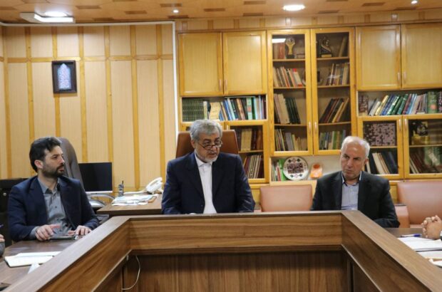 *انتقاد فرماندار رشت از خرید و فروش زمینهای روستایی توسط افراد غیربومی* . *انتقاد فرماندار رشت از خرید و فروش زمینهای روستایی توسط افراد غیربومی* .