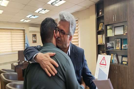 تجلیل رئیس دانشگاه علوم پزشکی گیلان از کارگران شاغل در نظام سلامت تجلیل رئیس دانشگاه علوم پزشکی گیلان از کارگران شاغل در نظام سلامت