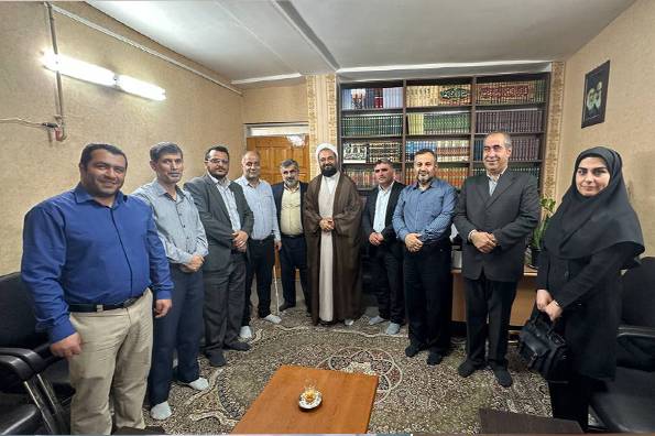 دیدار مدیر امور آبفای شهرستان لنگرود با امام جمعه شهرستان دیدار مدیر امور آبفای شهرستان لنگرود با امام جمعه شهرستان