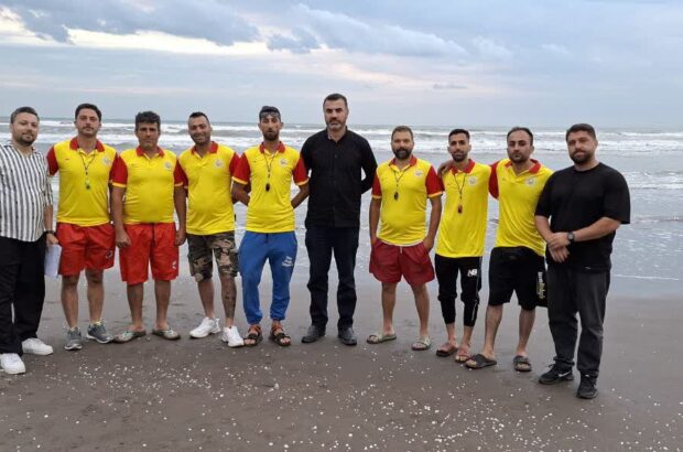 توزیع تجهیزات ناجیان غریق در نوار ساحلی رشت توزیع تجهیزات ناجیان غریق در نوار ساحلی رشت