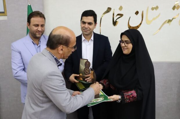 کار گروهی و تیمی همواره نتایج مطلوبتری خواهد داشت. کار گروهی و تیمی همواره نتایج مطلوبتری خواهد داشت.