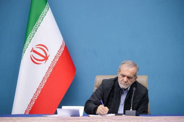 همه افتخار این پیروزی تاریخی به ملت بزرگ و تمدنساز ایران اختصاص دارد همه افتخار این پیروزی تاریخی به ملت بزرگ و تمدنساز ایران اختصاص دارد