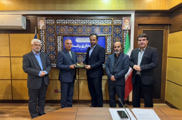 رویایی که به حقیقت پیوست/ شوقی: پروژه‌های گردشگری می‌تواند به‌عنوان محرکی برای رونق گردشگری شهری و تقویت اقتصاد محلی عمل کند/ سرمایه گذاری بخش خصوصی در تالاب گردشگری عینک؛ /  انعقاد قرارداد سرمایه گذاری ساخت، مالکیت و بهره‌برداری از “کشتی مهتاب” و “قایق آبی” در پهنه آبی تالاب عینک