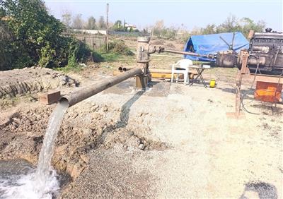 حفر یك حلقه چاه عمیق در روستای میانبر